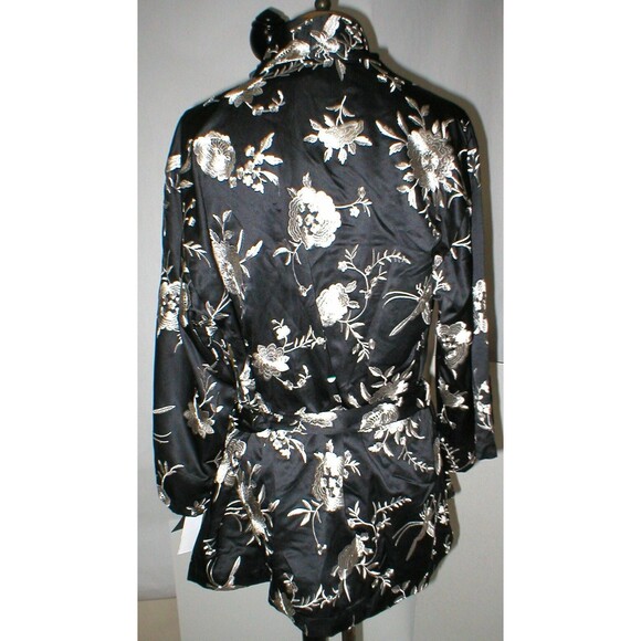 NWT New Designer Natori Wrap Robe Womens S Silky Satin Flowers White Black Short - Picture 6 of 10